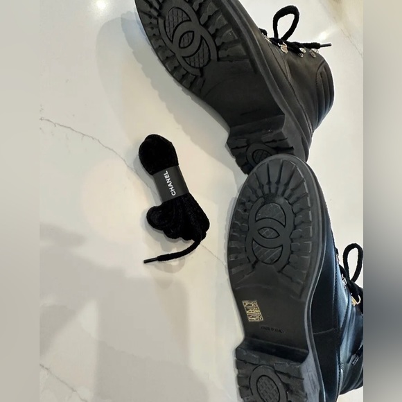 Chanel Combat Hiking Boots Never Worn Sz 42 New Extra Laces Non Skid Leather - Picture 4 of 6